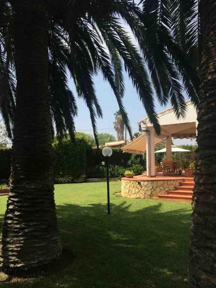 Le Tre Palme Villa Fontane Bianche Kültér fotó